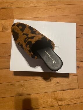 Jessica Simpson Faux Fur Leopard Print Slide Mule in Brown and Black new
